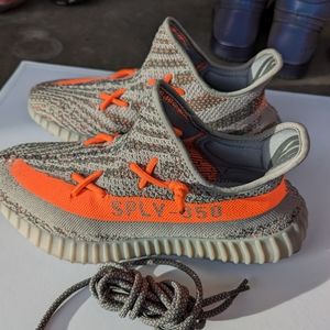 Yeezy 350 V2 Beluga